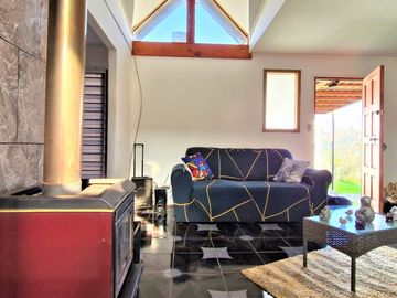 Parcela con casa en venta en Limache, 5.000 m2. - 125 M$