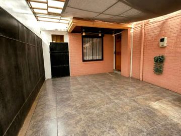 VENTA CASA EN CIUDAD SATÉLITE MAIPÚ  3H 3B 1E