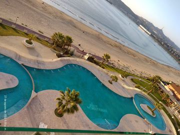 VENTA DE DEPARTAMENTO EN CONDOMINIO PLAYA LA HERRADURA-2HAB