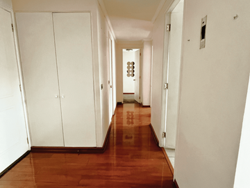 ARRIENDA DEPARTAMENTO 3D/2B CON ESTACIONAMIENTO