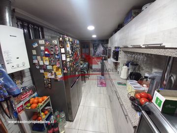 HERMOSA CASA DE DOS PISOS AMPLIADA CON 4 DORMITORIOS 3 BAÑOS