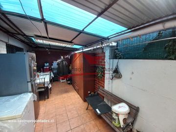 HERMOSA CASA DE DOS PISOS AMPLIADA CON 4 DORMITORIOS 3 BAÑOS