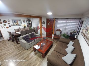 HERMOSA CASA DE DOS PISOS AMPLIADA CON 4 DORMITORIOS 3 BAÑOS