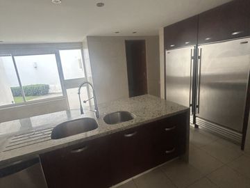 Casa en Renta en Lomas Country Club