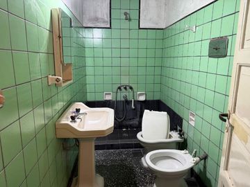 Casa para 2 Familias en venta en Wilde Centro