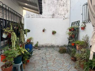 Casa para 2 Familias en venta en Wilde Centro