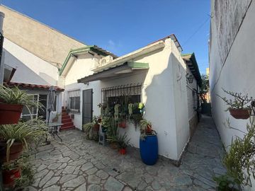Casa para 2 Familias en venta en Wilde Centro