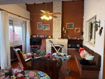 Casa para 2 Familias en venta en Wilde Centro