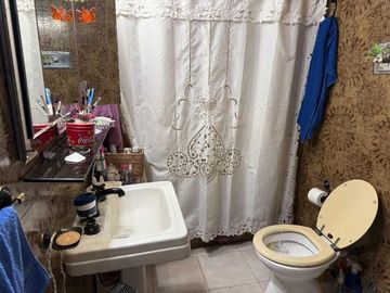 Casa para 2 Familias en venta en Wilde Centro