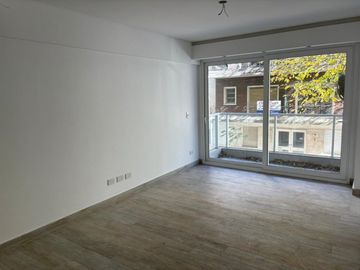 DEPARTAMENTO 3 AMBIENTES VENTA FLORES COCHERA
