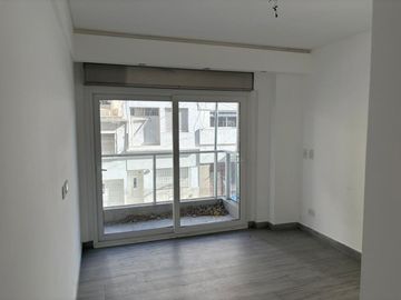 DEPARTAMENTO 3 AMBIENTES VENTA FLORES COCHERA