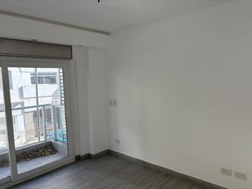 DEPARTAMENTO 3 AMBIENTES VENTA FLORES COCHERA