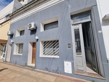 VENTA CASA Y 2 DEPARTAMENTOS PLENO CENTRO TANDIL