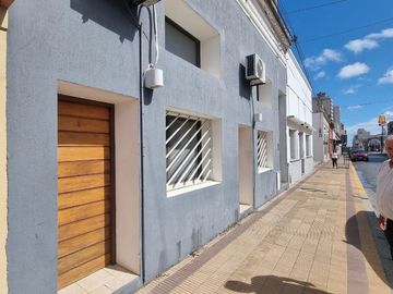 VENTA CASA Y 2 DEPARTAMENTOS PLENO CENTRO TANDIL