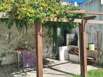 VENTA CASA Y 2 DEPARTAMENTOS PLENO CENTRO TANDIL