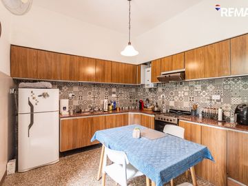 VENTA CASA BARRACAS C/PATIO Y TERRAZA 5 AMBIENTES