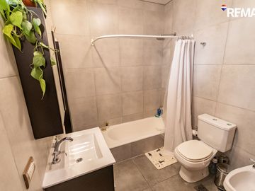 VENTA CASA BARRACAS C/PATIO Y TERRAZA 5 AMBIENTES