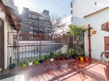 VENTA CASA BARRACAS C/PATIO Y TERRAZA 5 AMBIENTES