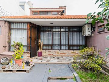 CASA CENTRO  WILDE 4AMBIENTES SOBRE LOTE 370 m2