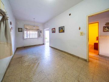 CASA TRES DORMITORIOS EN VENTA EN BARRIO BELGRANO