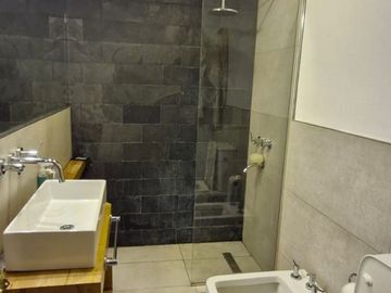 PISO EN BARRIO CENTRO 4 DORM. AMENITIES Y COCHERA.