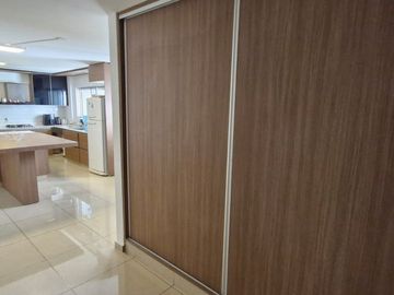 PISO EN BARRIO CENTRO 4 DORM. AMENITIES Y COCHERA.