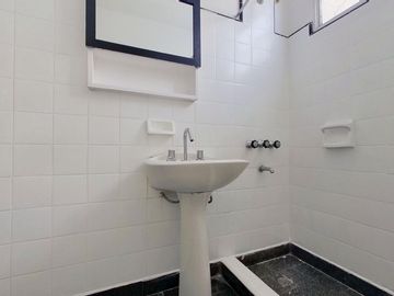 ALQUILER DOS AMBIENTES EN FLORES APTO PROFESIONAL