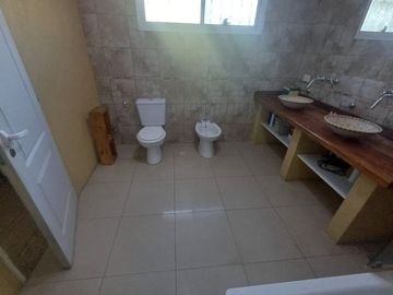 VENTA CASA 4 AMBIENTES LA CAUTIVA  PTE:DERQUI