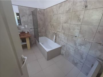 VENTA CASA 4 AMBIENTES LA CAUTIVA  PTE:DERQUI