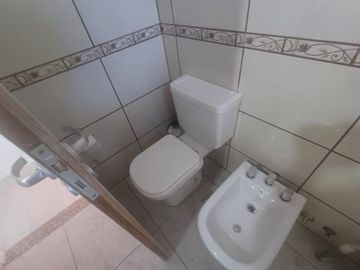 VENTA CASA 4 AMBIENTES LA CAUTIVA  PTE:DERQUI