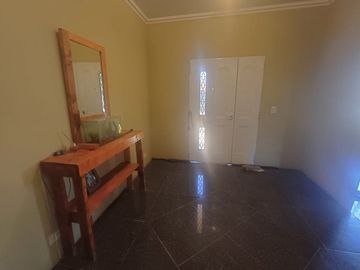 VENTA CASA 4 AMBIENTES LA CAUTIVA  PTE:DERQUI