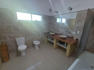 VENTA CASA 4 AMBIENTES LA CAUTIVA  PTE:DERQUI