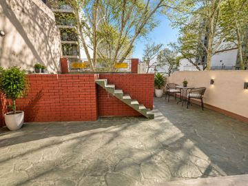 GRAN PH 238M2 COCHERA Y PATIO SIN EXPENSAS