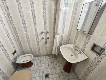 GRAN PH 238M2 COCHERA Y PATIO SIN EXPENSAS