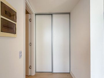 Alquiler dos ambientes con cochera a estrenar