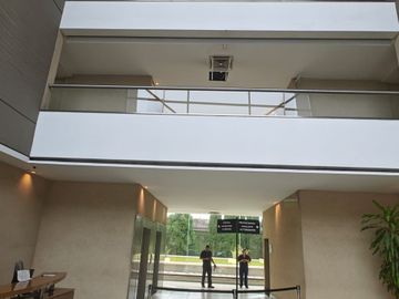 VENTA Oficina en Polo 1, 61 mts. km 53