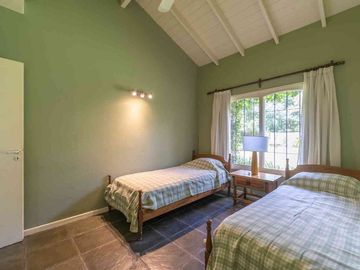 VENTA CASA 5 AMBIENTES DON TORCUATO PARQUE PILETA
