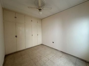 VENTA DE CASA, LOCAL Y DPTO EN AV. ALEM PALMIRA