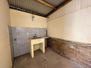 VENTA DE CASA, LOCAL Y DPTO EN AV. ALEM PALMIRA