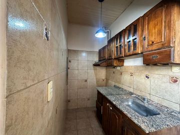 VENTA DE CASA, LOCAL Y DPTO EN AV. ALEM PALMIRA