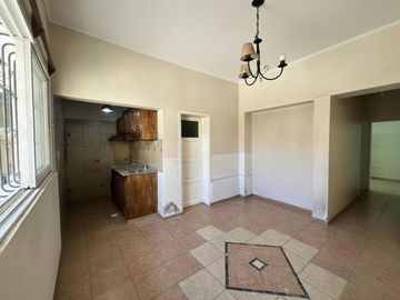 VENTA DE CASA, LOCAL Y DPTO EN AV. ALEM PALMIRA