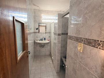Casa Venta  3 Dormitorios con Local Comercial
