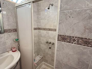 Casa Venta  3 Dormitorios con Local Comercial