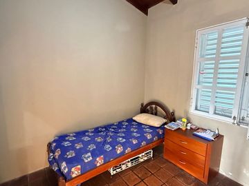 Casa Venta  3 Dormitorios con Local Comercial