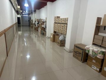 VENTA DE DEPOSITO CON LOCAL DE 257 MTS BALVANERA