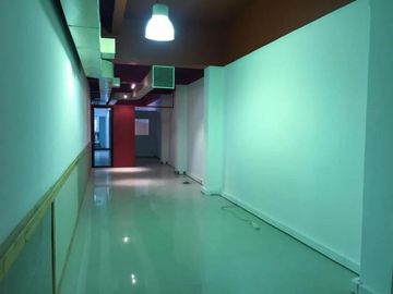 VENTA DE DEPOSITO CON LOCAL DE 257 MTS BALVANERA