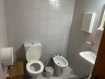 VENTA DE DEPOSITO CON LOCAL DE 257 MTS BALVANERA