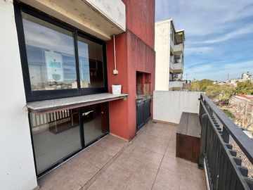 Depto de 2 dorm + balcón con asador en Candioti