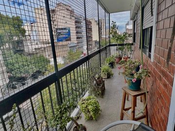 VENTA DEPTO 4 AMBIENTES CON DEPENDENCIA