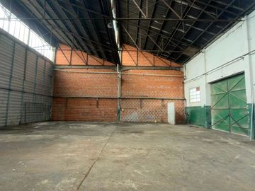 ALQUILER DE GALPÓN / DEPÓSITO EN QUILMES OESTE